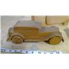 Image 5 : 3 Wooden Cars