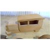 Image 7 : 3 Wooden Cars