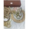 Image 3 : Lot of Costume Jewelry - Necklace