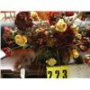 Image 1 : silk flower arrangement