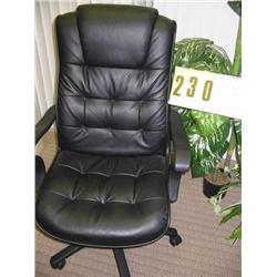 black swivel office chair