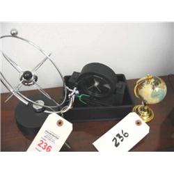 Gyro and desk ornaments