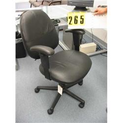 black swivel office chair