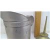Image 3 : QUART MEASURE AND OILER USA