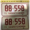 Image 1 : PAIR OF 1975 SASKATCHEWAN LICENSE PLATES 88-558