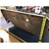 Image 5 : HIGH BACK FARM CAST IRON SINK 29" WIDE