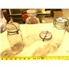 Image 1 : 4 VINTAGE JARS