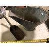 Image 1 : COAL SKUTTLE AND SHOVEL