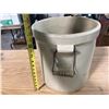 Image 2 : 5 GALLON MEDALTA CROCK
