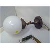 Image 2 : 2 SMALL HANGING LIGHT FIXTURES