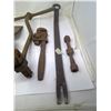 Image 2 : ASSORTMENT OF OLD TOOLS