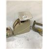 Image 3 : 3 POSTAL SCALES - TRINER, PITNEY BOUER, ETC.