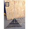 Image 1 : TROY-BILT LEAF RAKE