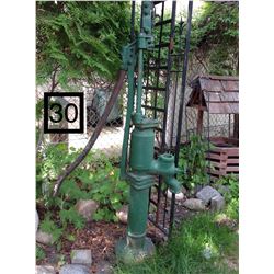 OLD GREEN WELL PUMP (NOT WORKING)FOR DISPLAY ONLY