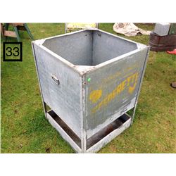 RW JOHNSON INDUSTRIES LARGE TURKEY FEEDERETTE