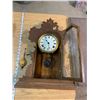 Image 4 : ANTIQUE INGRAHAM CLOCK W/ KEY AND PENDULUM