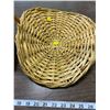 Image 4 : 2 WICKER BASKETS