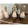 Image 2 : 5 VINTAGE BOWLING PINS