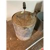 Image 3 : 2 GALLON OIL PAIL AND BUCKET