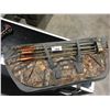Image 2 : RALLY PSE LEFT-HANDED COMPOUND BOW WITH 5 ARROWS AND CASE - CAMO COLOURED SET. HAS SIGHTS.