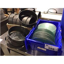 ROUND 9  SPRING FORM PANS WITH GLASS BOTTOMS
