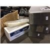 Image 2 : SALAD DRESSING SHAKER X 4, MENU HOLDER X 2, APPROX 10 ICE CUBE TRAYS & 4 X VOLLRATH CONDIMENT