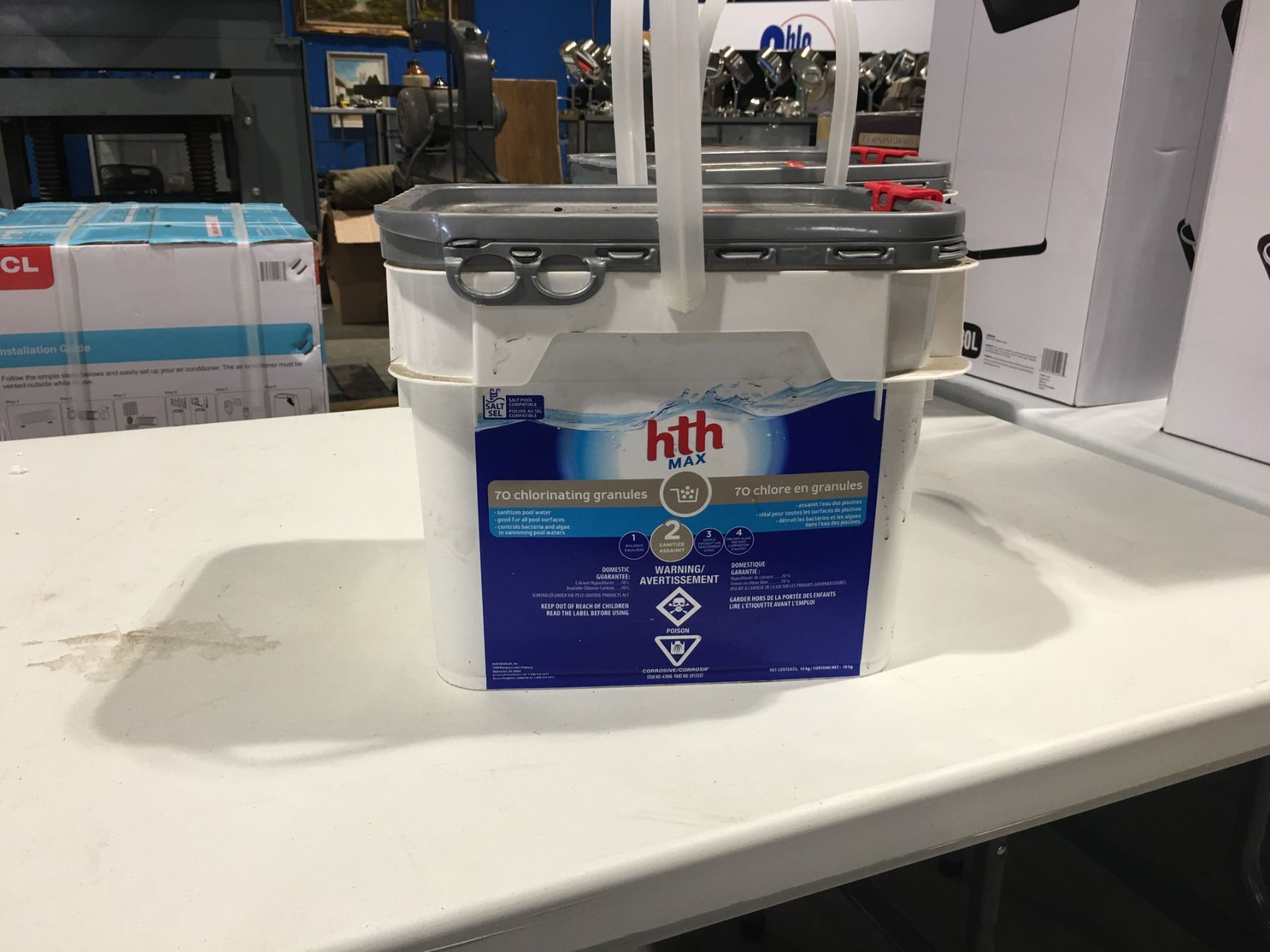 BUCKET OF HTH MAX 70 CHLORINATING GRANULES