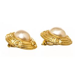 Chanel Gold Faux Pearl CC Vintage Round Clip On Earrings