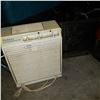 Image 2 : 2 PERSONAL HEATERS AND LARGE ELECTRIC LEAF EATER
