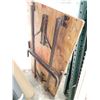 Image 2 : 4 FOOT FOLDING TABLE