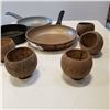Image 3 : 3 PANS, COCONUT CUPS