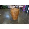 Image 1 : WICKER HAMPER