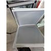 Image 2 : 4 METAL HINGED SIGN HOLDERS