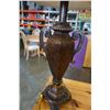 Image 2 : MODERN TABLE LAMP