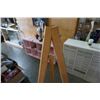 Image 3 : ART EASEL
