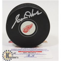 GORDIE HOWE SIGNED PUCK WITH COA GORDIE HOWE