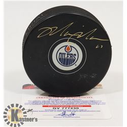 MARK MESSIER SIGNED PUCK WITH COA MARK MESSIER