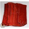Image 1 : LOT WITH 5 NEW PAIRS OF WELDING GLOVES