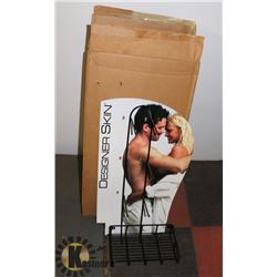 SMALL RETAIL DISPLAY