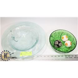 PAIR OF DECORATIVE BOWLS WITH ARTISTIC BALLS