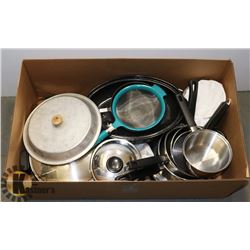 ROASTING PAN, POTS, STRAINER