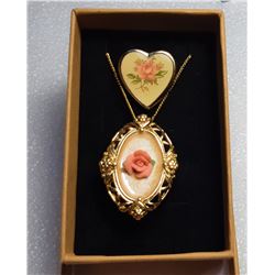 18)  GOLD TONE VINTAGE HEART SHAPED