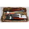 Image 1 : FLAT OF ASSORTED BBQ TOOLS
