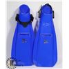 Image 1 : NEW PAIR OF 1ST DARK BLUE SIZE YOUTH LARGE FLIPPER