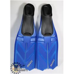 NEW PAIR OF BLUE PEGASUS SPLIT FIN FLIPPERS