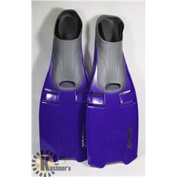 NEW PAIR OF VELOX PURPLE AND GREY SIZE XL