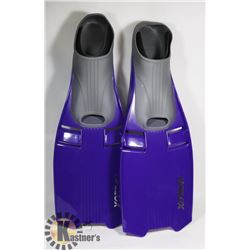 NEW PAIR OF VELOX PURPLE AND GREY SIZE XL