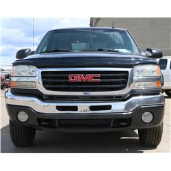2003 GMC SIERRA 4 X4 2500HD SLE 285,432 KMS.