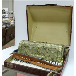 VINTAGE GRANDIOSA  120 BASS ACCORDIAN W/ CASE