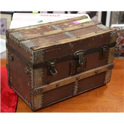 RARE ANTIQUE SALESMAN SAMPLE STEAMER TRUNK